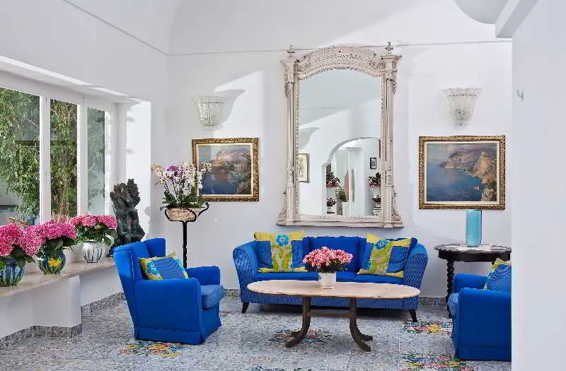 Lobby, Gatto Bianco, Naples
