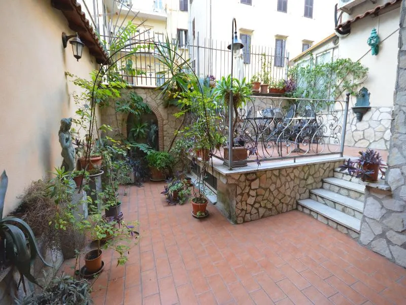 Terrace, Alexis, Rome