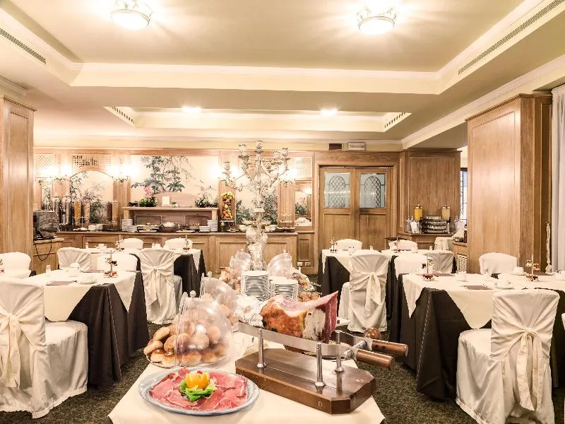 Restaurant, Doria Grand Hotel, Milan