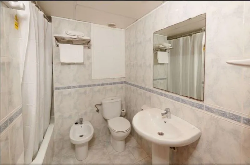 SINGLE STANDARD Room, Checkin Blanes, Costa Brava