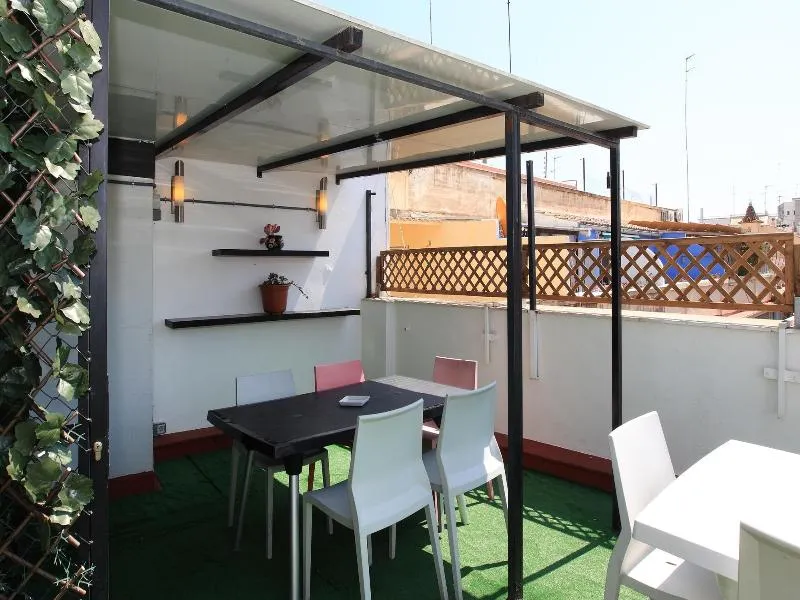 Terrace, room00 Valencia Hostel, Valencia