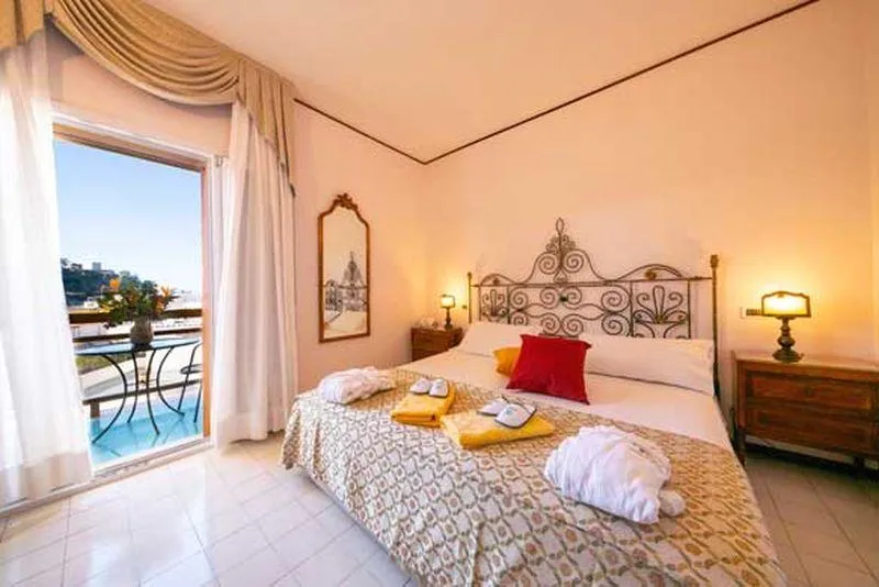 DOUBLE SUPERIOR ONE BEDROOM Room, Grand Hotel Terme Di Augusto, Naples