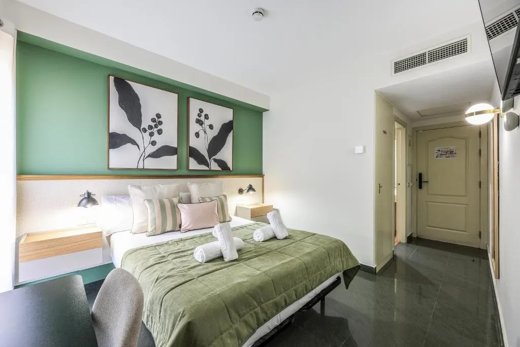 General view, Lusso Velilla, Madrid