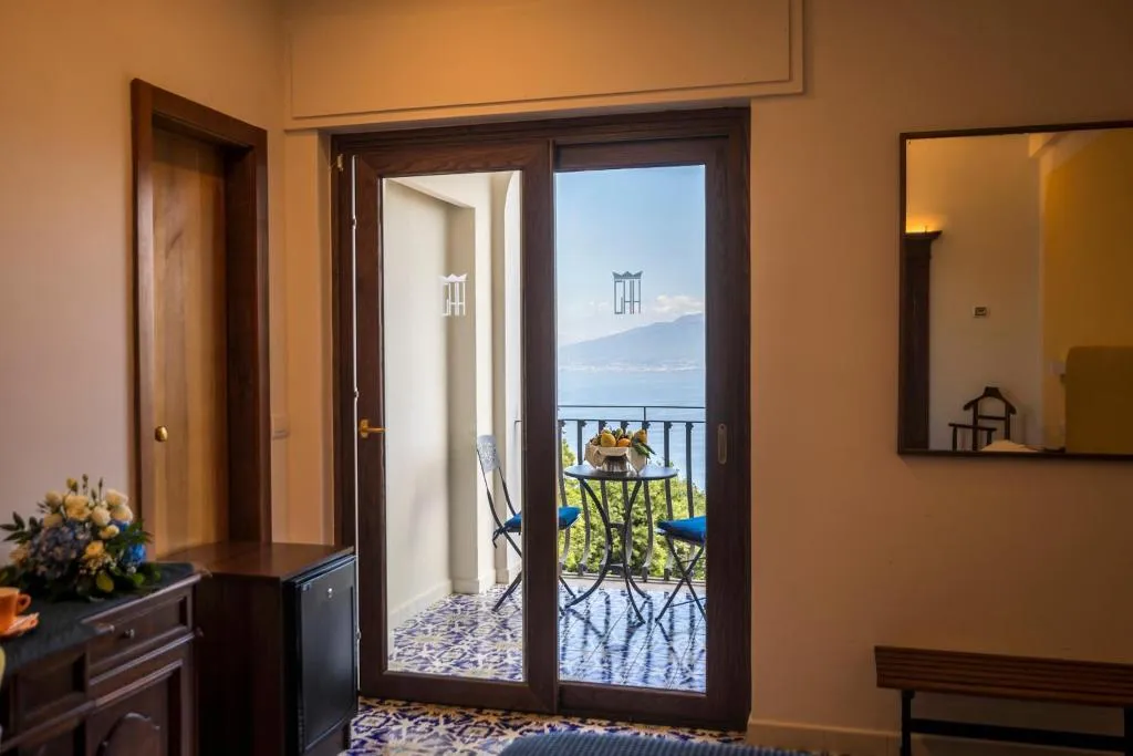General view, Grand Hotel Hermitage, Naples