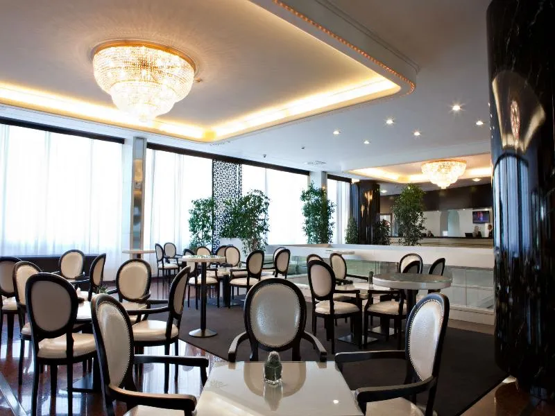 Bar, Executive, Milan