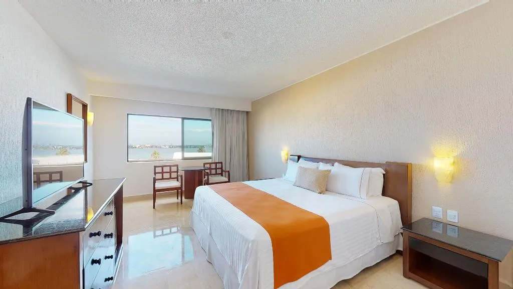 SINGLE SUPERIOR LAGOON VIEW Room, Flamingo Cancun All Inclusive, Cancun Area