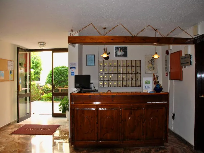 Lobby, Yiorgos, Kos