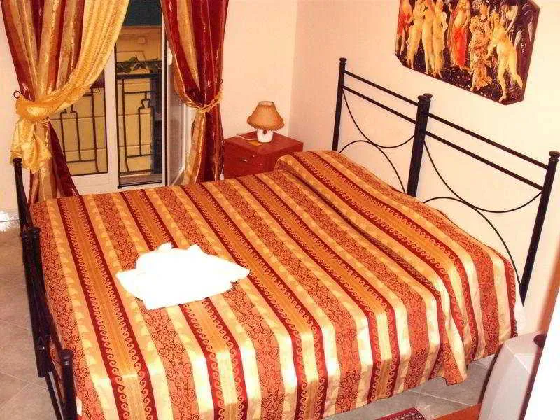 Room, Alloggio del Conte, Naples