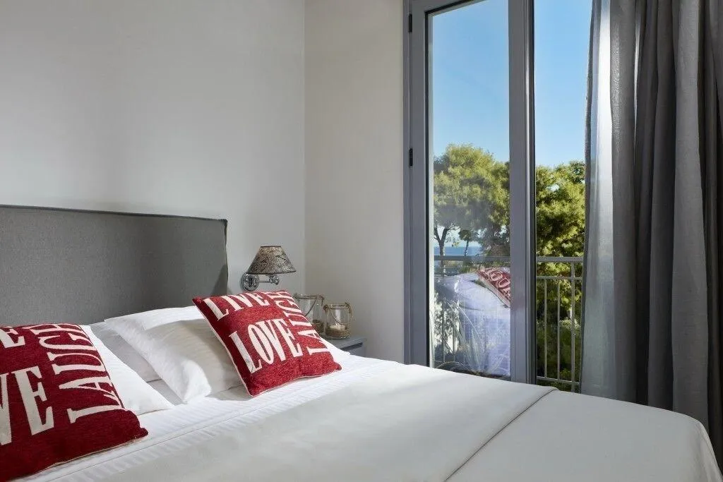 Room, The Gardens Gallery Hotel, Athens