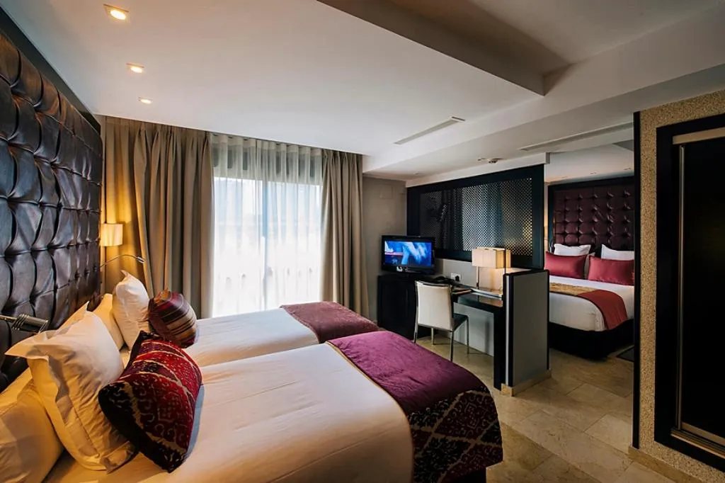 Room, Mirador de Chamartin, Madrid
