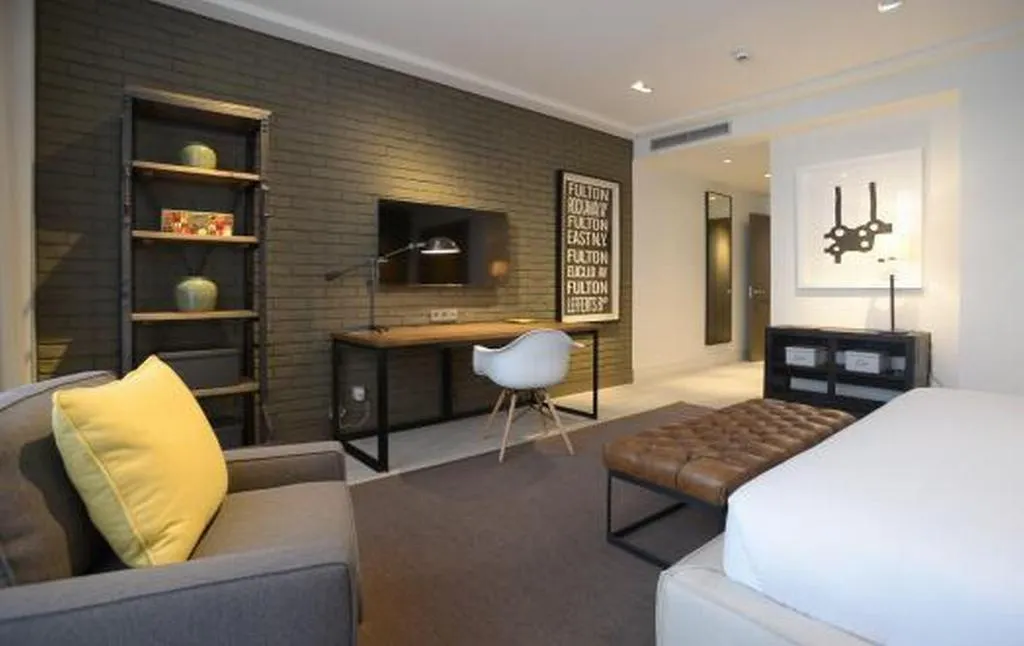 APARTMENT THREE BEDROOMS Room, Midtown  Apartments, Barcelona