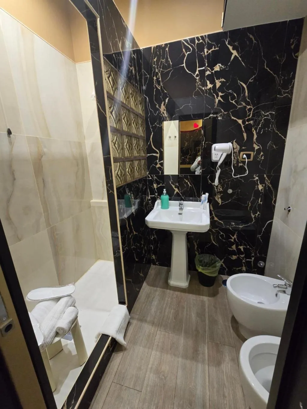 DOUBLE SUPERIOR KING BED Room, Iris, Naples