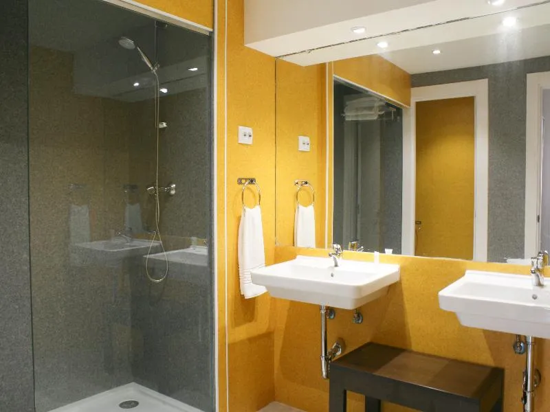 APARTMENT CAPACITY 7 Room, Apartamentos Recoletos, Madrid