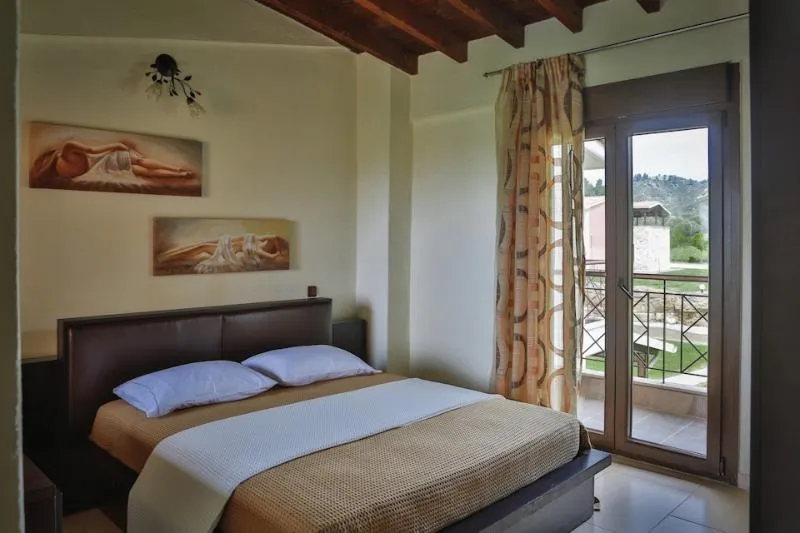 VILLA THREE BEDROOMS TWO BATHROOMS Room, Stigmes Villas and Suites, Thessaloniki