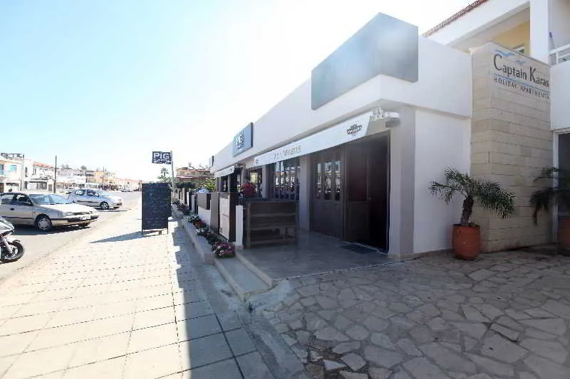 Bar, Captain Karas Holiday APTS, Cyprus