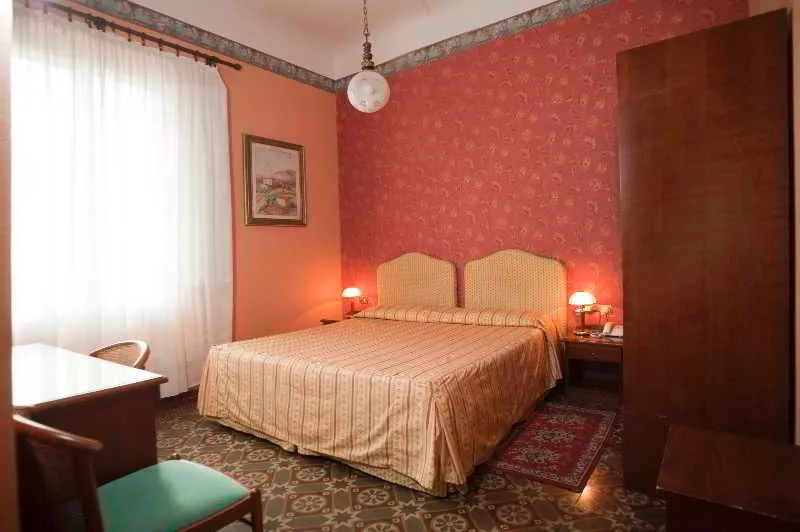 DOUBLE STANDARD Room, Hotel Beatrice, Florence