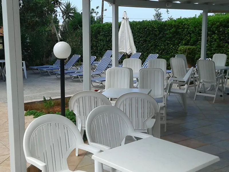 Bar, Remi Studios & Apartments, Crete