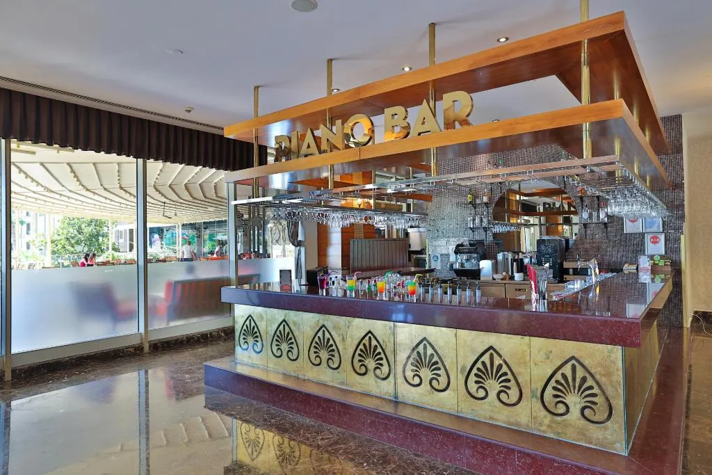 Bar, Crystal Prestige Pearl Collection, Antalya