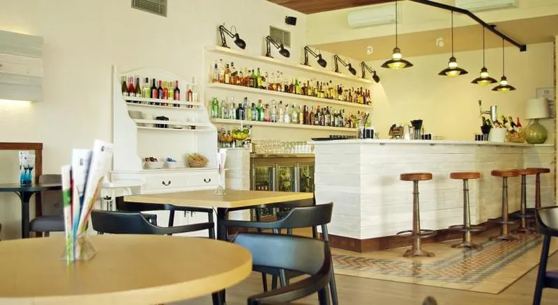 Bar, Alga, Costa Brava