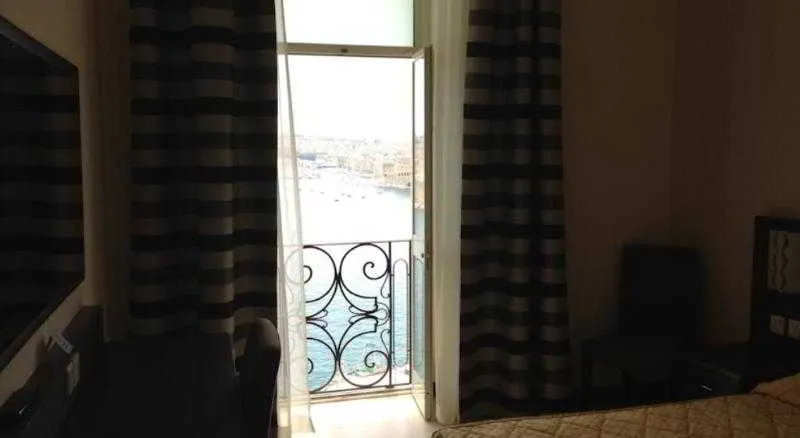 Room, Grand Harbour Hotel, Malta