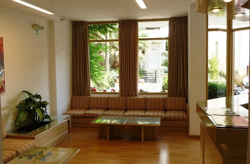 Lobby, Irene, Crete
