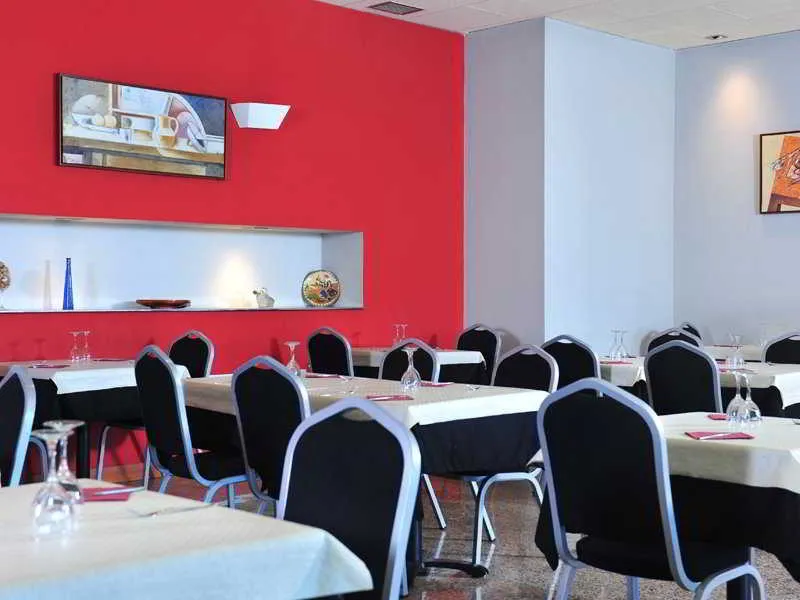 Restaurant, AS Bellaterra, Barcelona