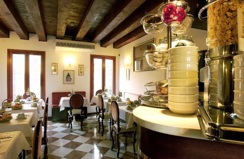 Room, Orion, Venice
