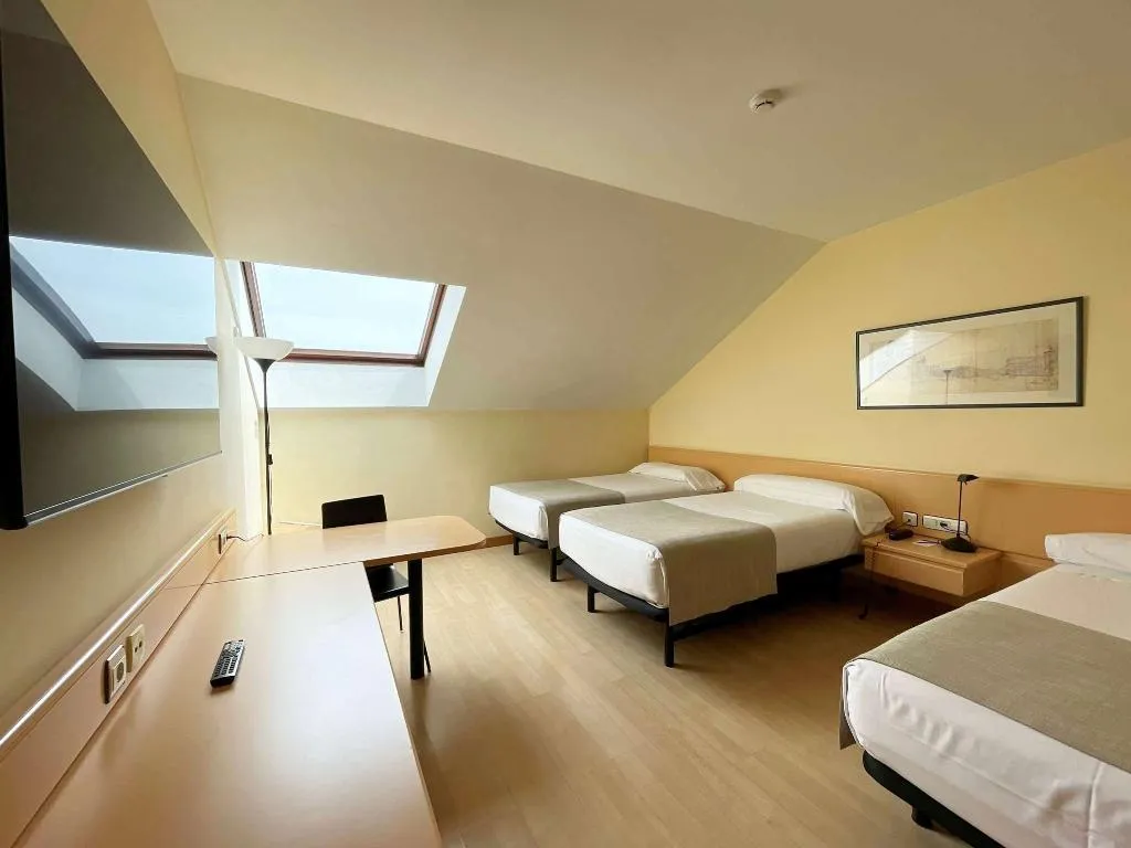TRIPLE STANDARD Room, Hotel AR Parquesur, Madrid