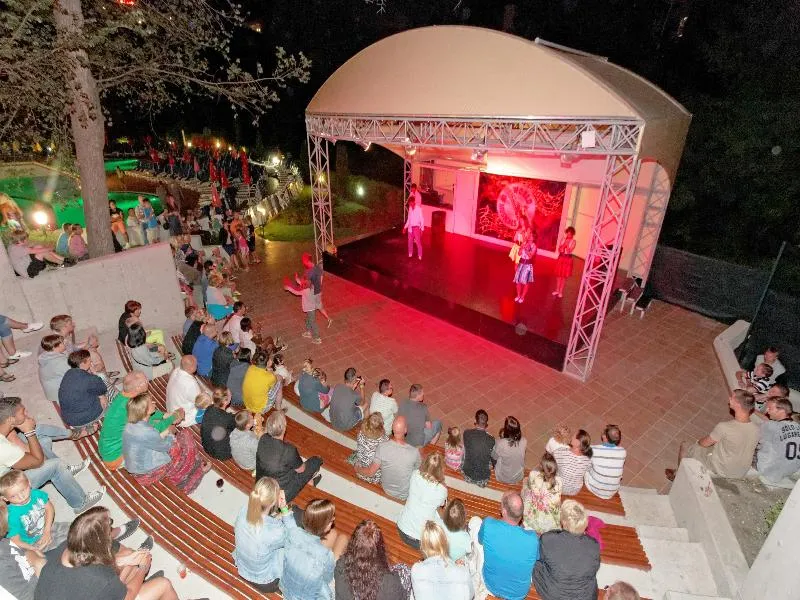 Sports and Entertainment, Kristal, Varna