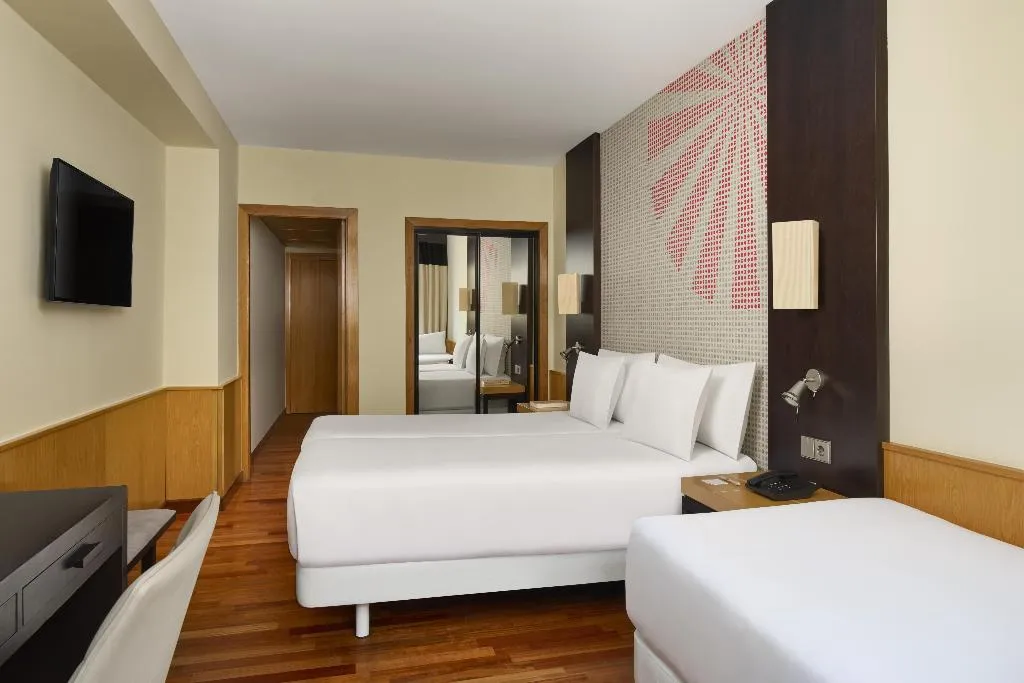 TRIPLE STANDARD Room, iStay by NH Ciudad de Valencia Hotel, Valencia