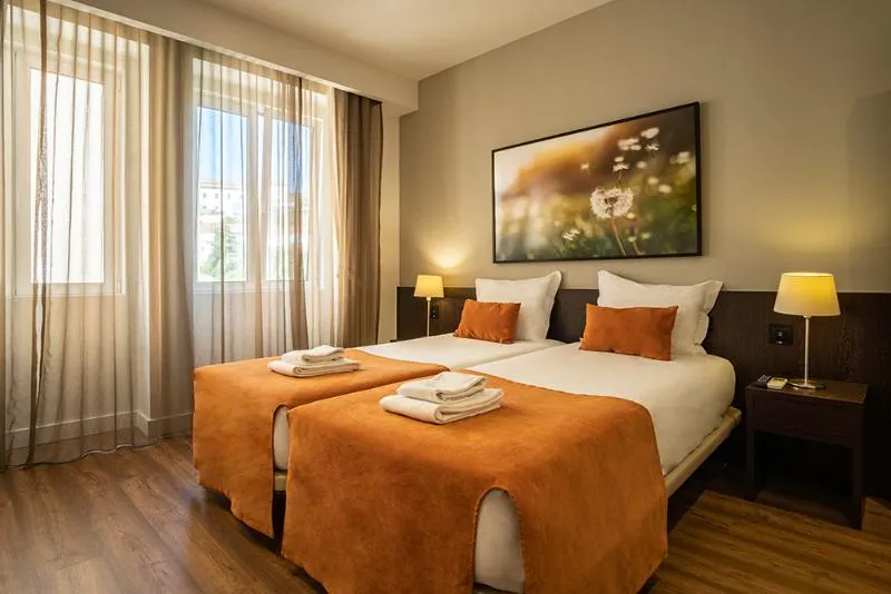 TWIN SUPERIOR Room, Riversuites, Porto