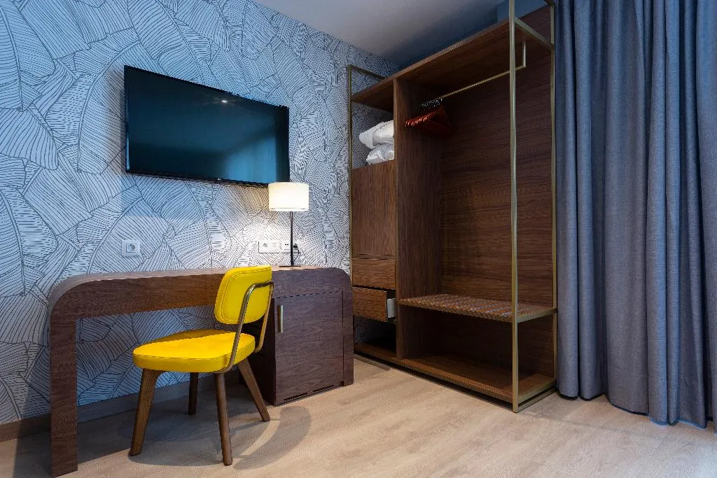 DOUBLE WITH TERRACE Room, Lima, Costa Del Sol