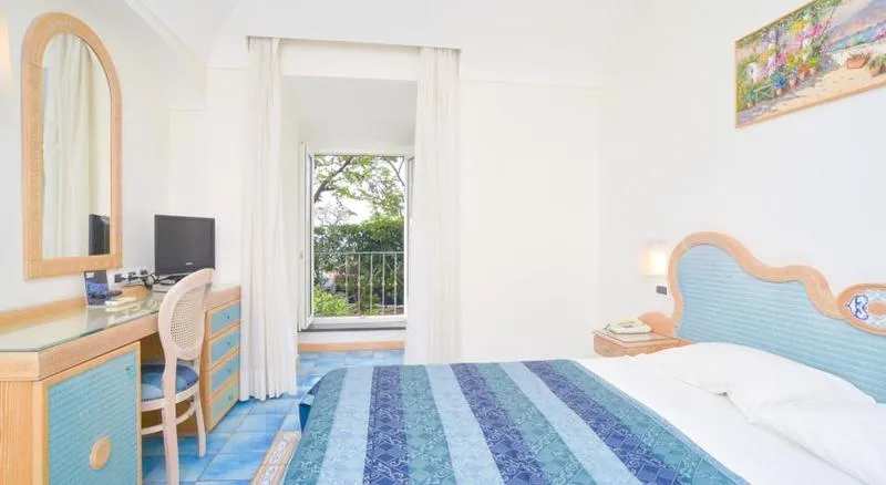 DOUBLE SUPERIOR Room, Albergo Italia, Naples
