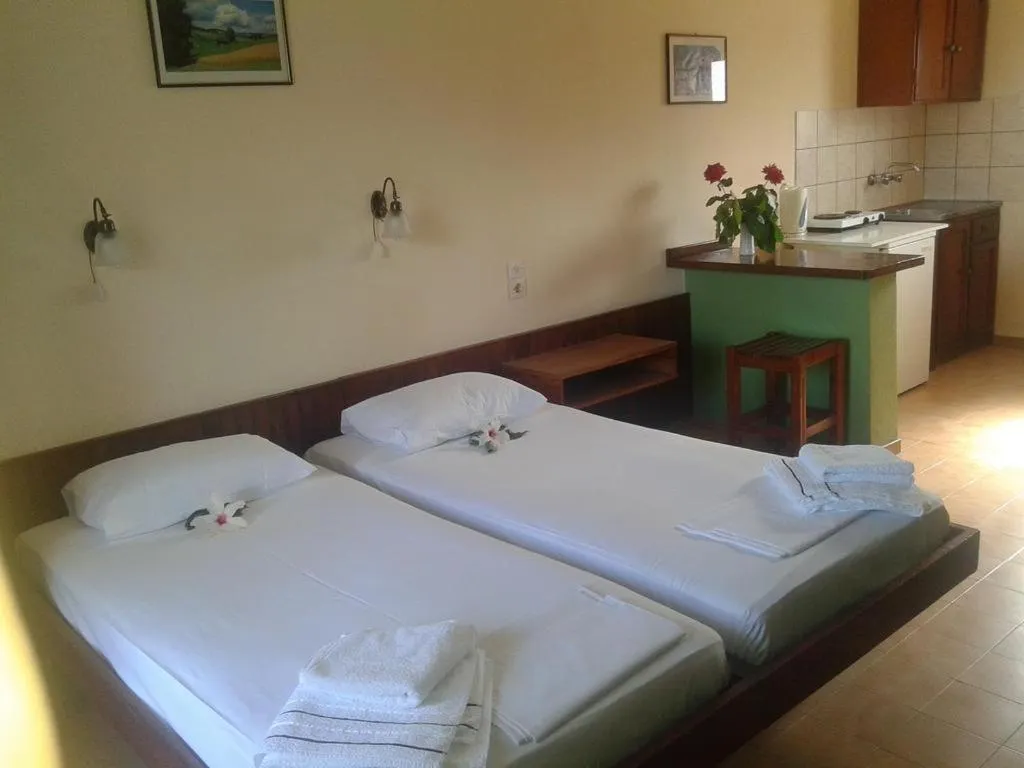 STUDIO ECONOMY Room, Margarita Apartments, Corfu