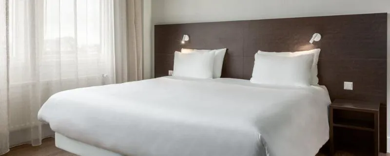 TRIPLE WITH VIEWS Room, NH City Centre Amsterdam, Amsterdam