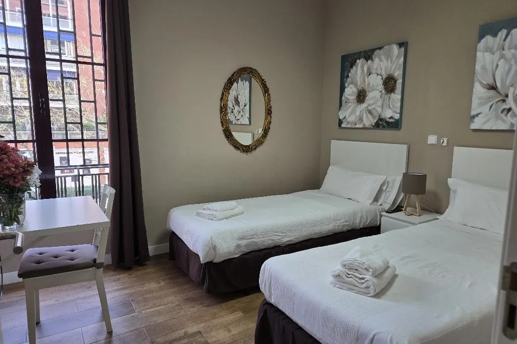Room, El Palacete De La Almudayna, Madrid