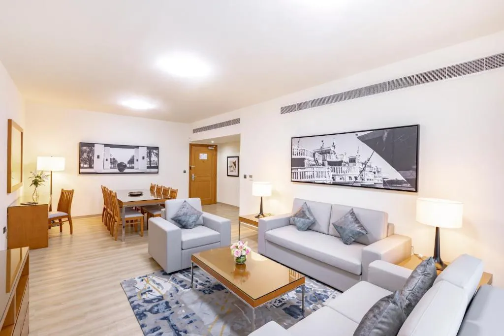 SUITE GRAND Room, Golden Sands 10, Dubai