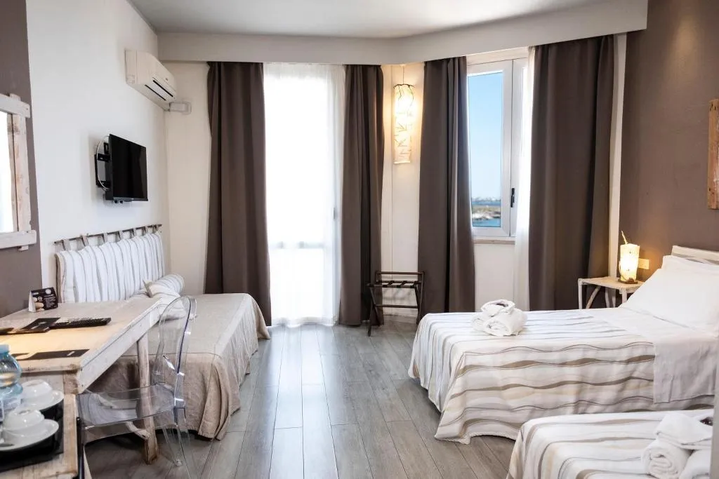Double or Twin DELUXE SEA VIEW Room, Tirreno Hotel, Palermo
