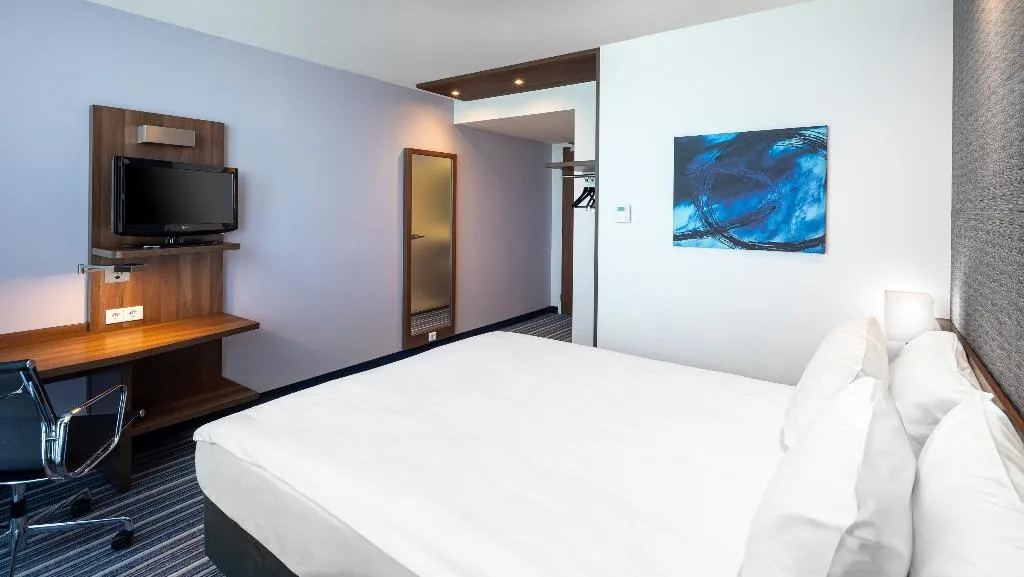 DOUBLE STANDARD Room, Holiday Inn Express Amsterdam-Sloterdijk Station, Amsterdam