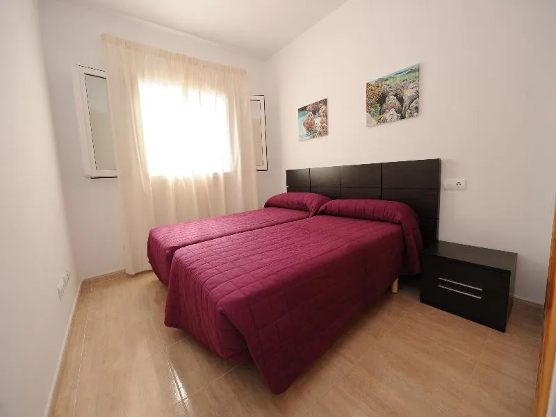 APARTMENT CAPACITY 8 THREE BEDROOMS Room, Playa Ferrera, Majorca
