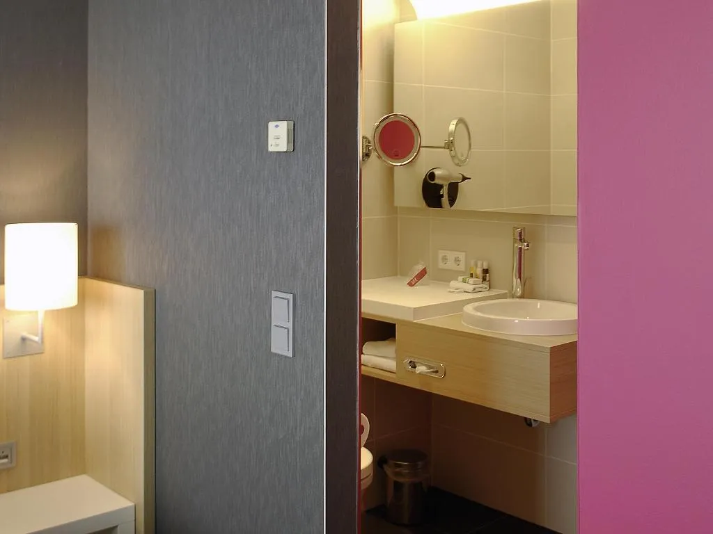 TWIN CLASSIC Room, Mercure Amsterdam City Hotel, Amsterdam
