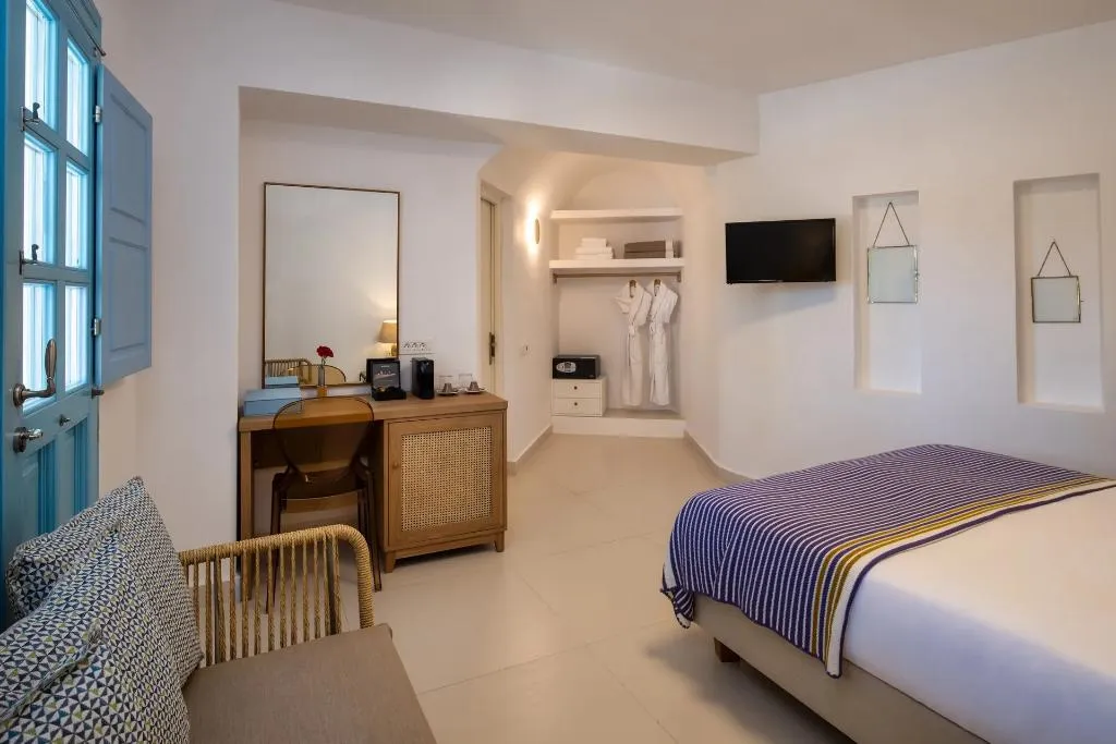 DOUBLE WITH JACUZZI Room, Anema Boutique Hotel &Villas Santorini, Santorini