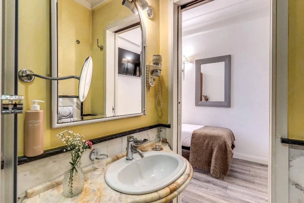 SINGLE ANNEX Room, Sonya, Rome