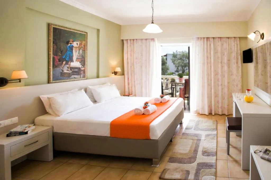 STUDIO CAPACITY 2 Room, Blue Horizon Studios, Skiathos