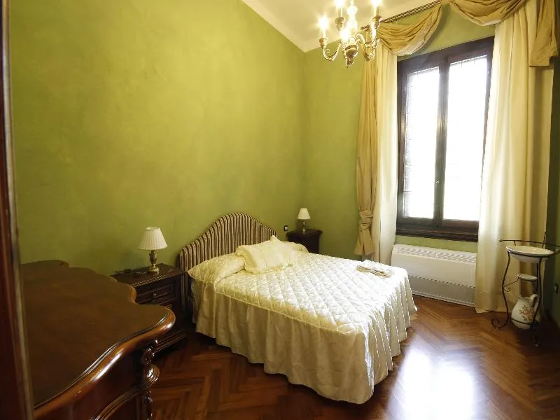 APARTMENT CAPACITY 4 ONE BEDROOM Room, B&B Villino Il Leone, Florence
