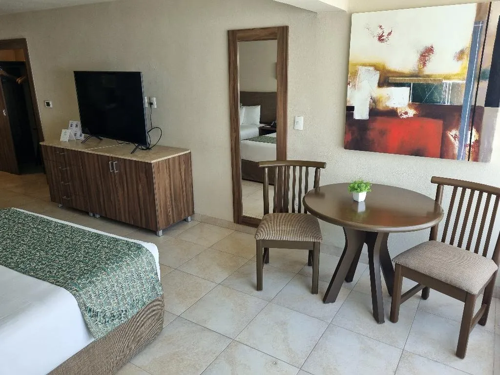 FAMILY ROOM CAPACITY 8 Room, Ocean Spa Hotel All Inclusive, Cancun Area