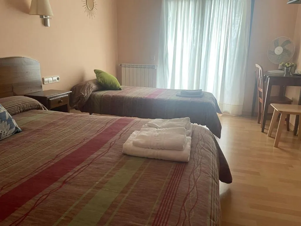 TRIPLE STANDARD Room, Hotel Seva, Barcelona