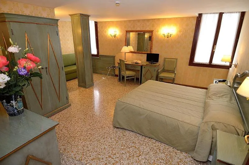 Room, Locanda La Corte, Venice