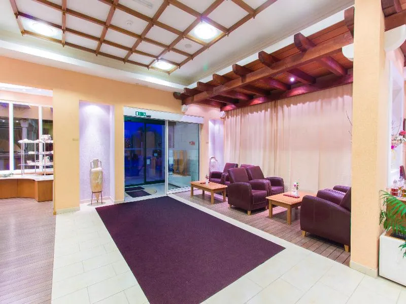 Lobby, Spongiola, Split