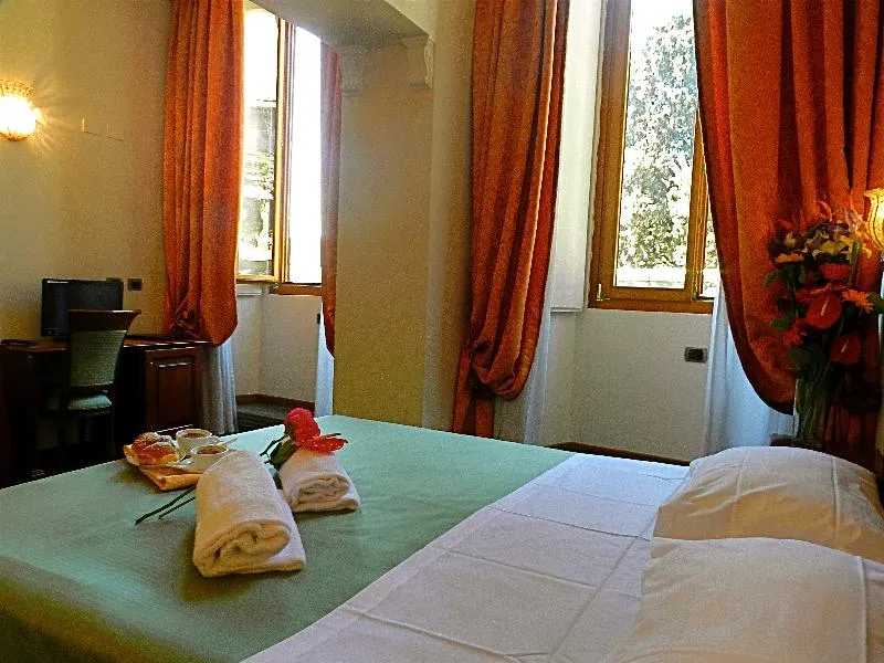 DOUBLE SUPERIOR Room, Domus Florentiae Hotel, Florence